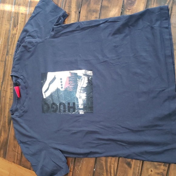 Hugo boss graphic tee - Picture 2 of 7